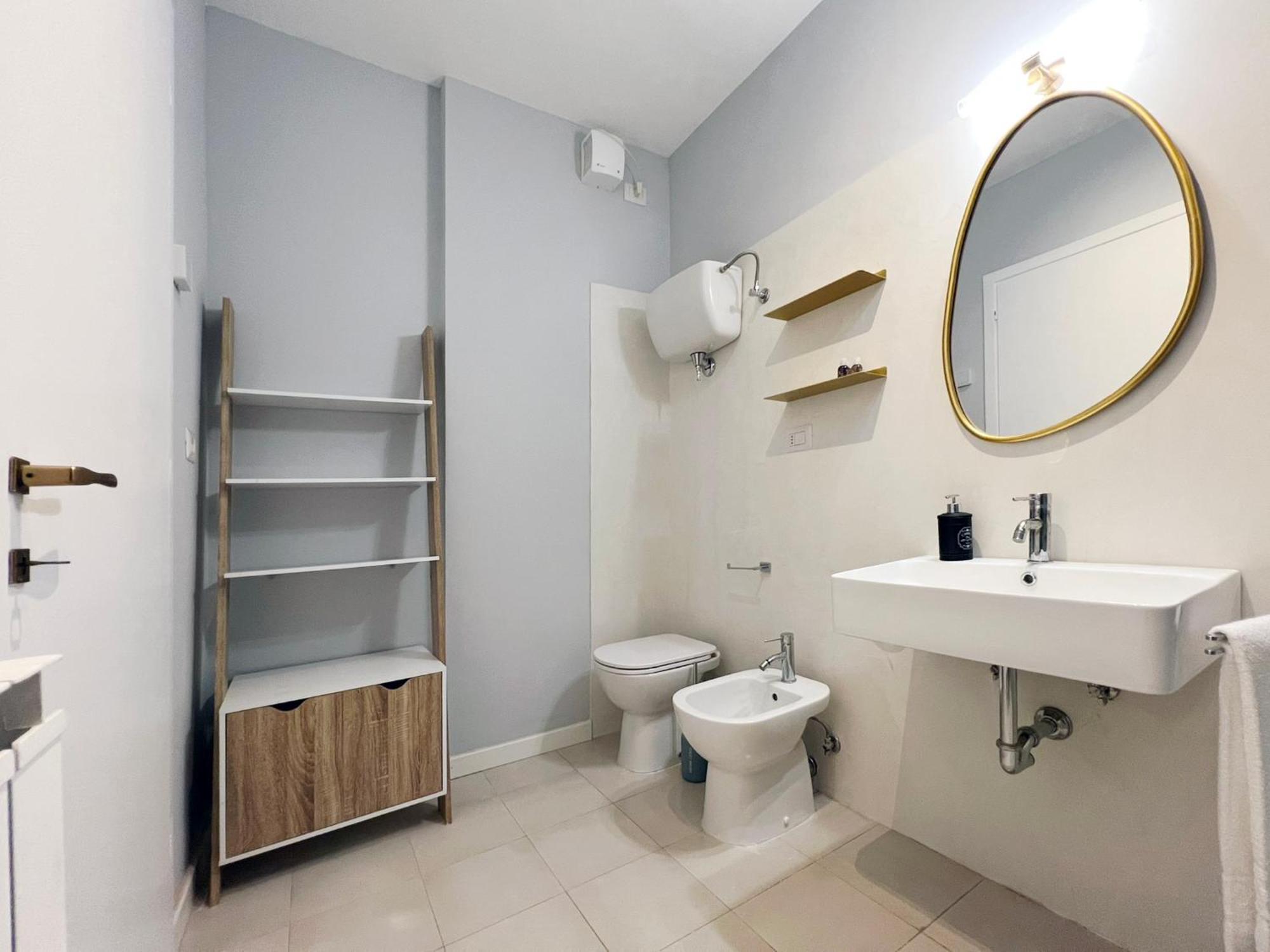 Glamorous Flat With Jacuzzi, King Size Bed And Small Balcony ペルージャ エクステリア 写真